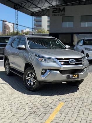 TOYOTA HILUX SW4 2.7 SRV 7 LUGARES 4X2 16V FLEX 4P AUTOMÁTICO TOYOTA HILUX SW4 2.7 SRV 7 LUGARES 4X2 16V FLEX 4P AUTOMÁTICO